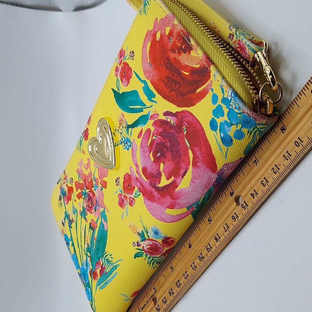 Betsey Johnson Yellow Floral Wristlet Clutch, GC, 8"x4.5". - Picture 9 of 10